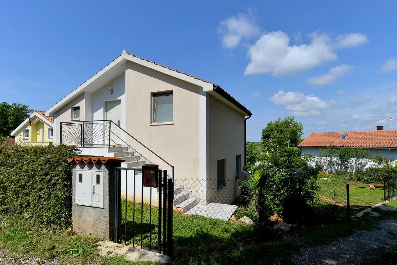 Apartment Mladen 1860 Medulin Exterior photo